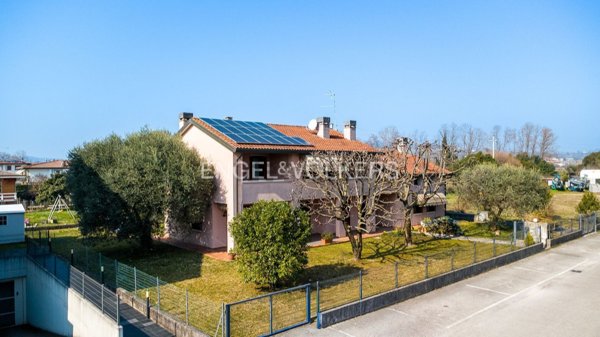 casa indipendente in vendita a Susegana in zona Colfosco