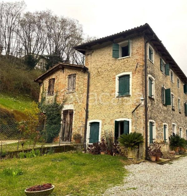 casa indipendente in vendita a Susegana in zona Collalto