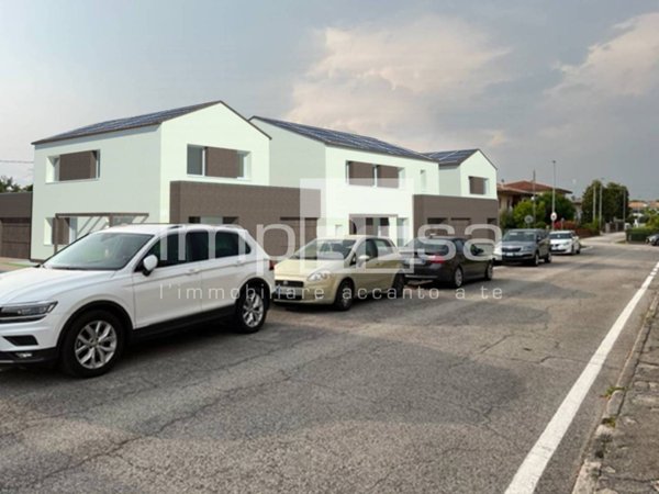 casa indipendente in vendita a Susegana in zona Ponte della Priula