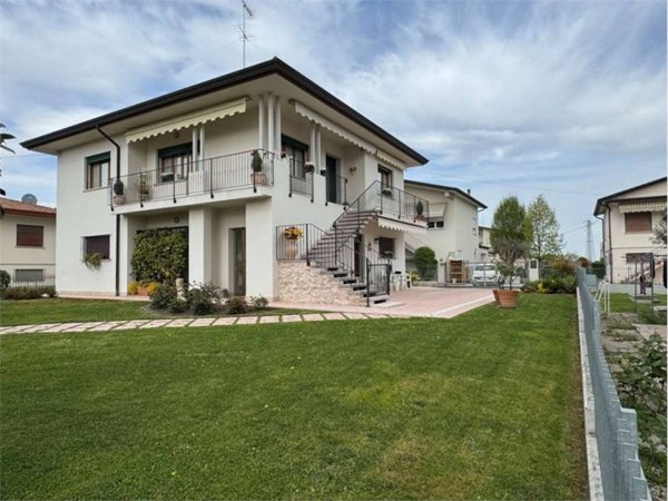 casa indipendente in vendita a Susegana