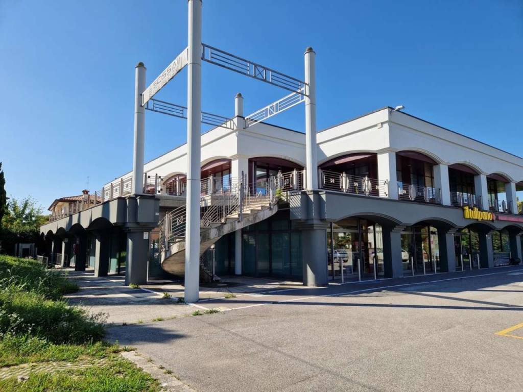 ufficio in vendita a Susegana in zona Ponte della Priula