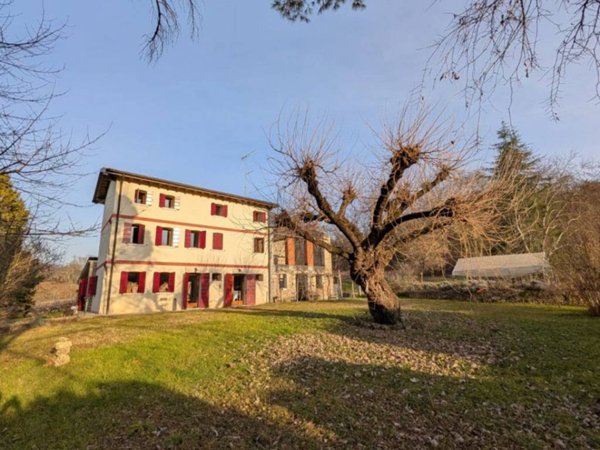 casa indipendente in vendita a Susegana in zona Collalto