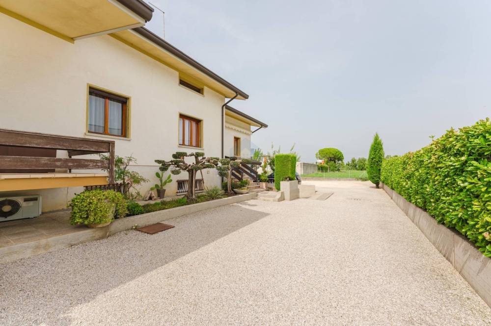 casa indipendente in vendita a Susegana in zona Ponte della Priula