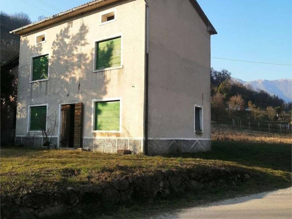 casa indipendente in vendita a Tarzo in zona Corbanese