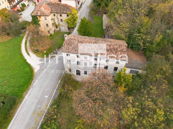 casa indipendente in vendita a Tarzo in zona Colmaggiore