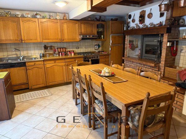 casa indipendente in vendita a Tarzo