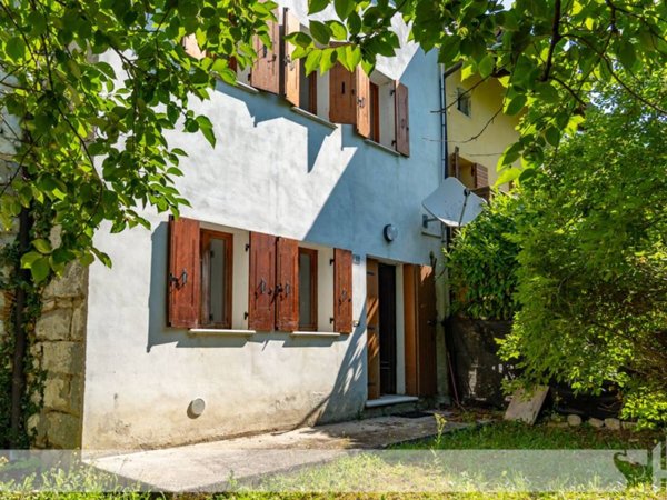 casa indipendente in vendita a Tarzo