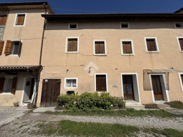 casa indipendente in vendita a Tarzo