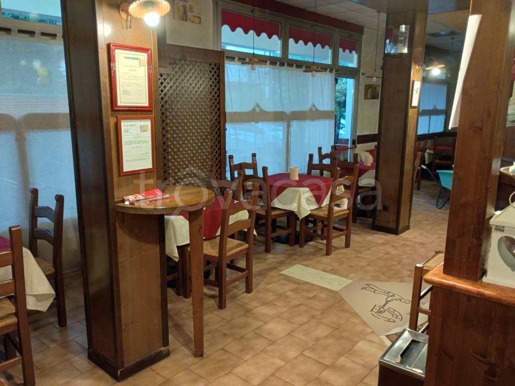 negozio in vendita a Tarzo in zona Corbanese
