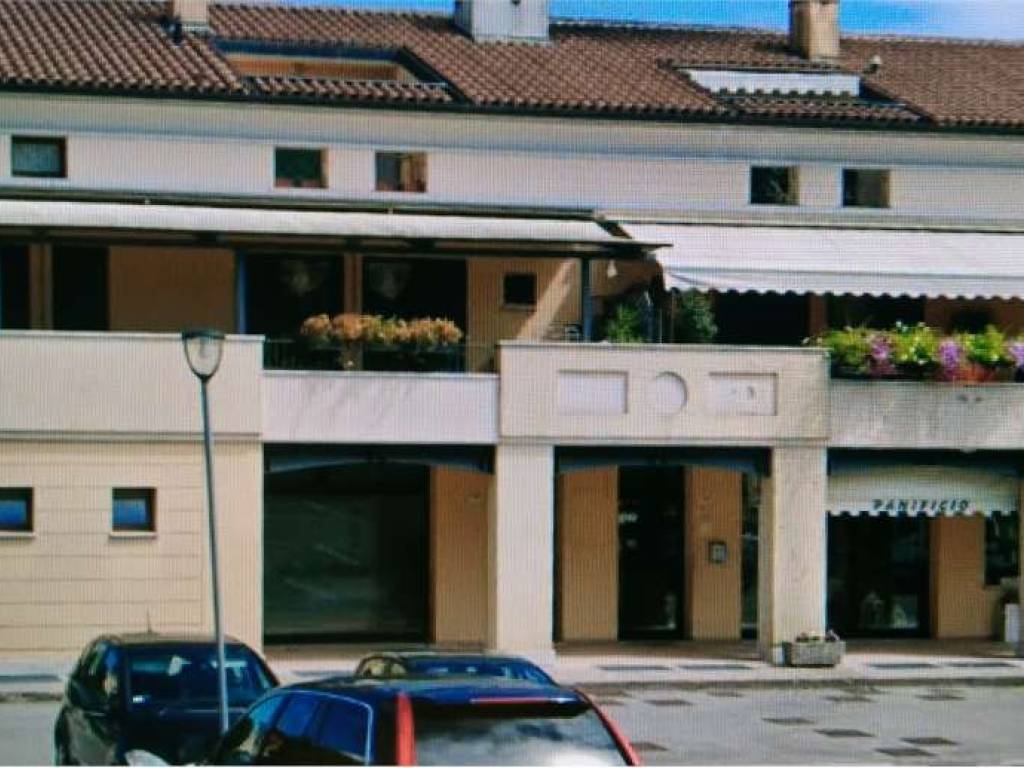 negozio in vendita a Tarzo in zona Corbanese