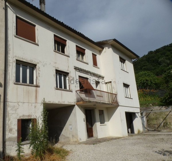 casa indipendente in vendita a Tarzo