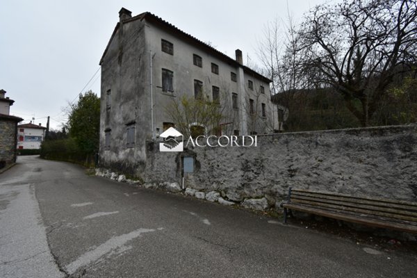 casale in vendita a Tarzo