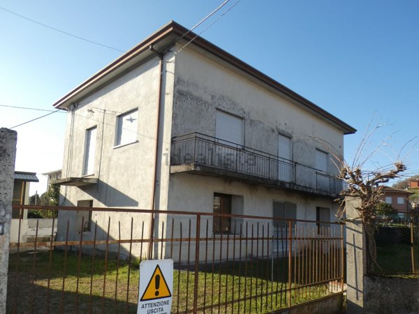 casa indipendente in vendita a Tarzo in zona Corbanese
