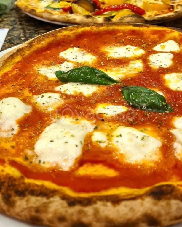 negozio in vendita a Tarzo in zona Corbanese