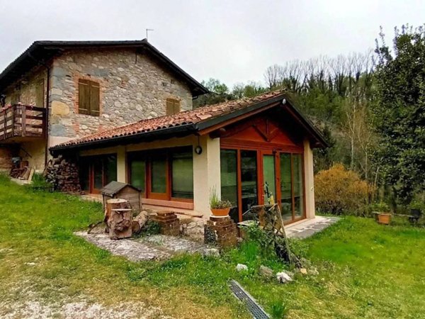 casa indipendente in vendita a Tarzo