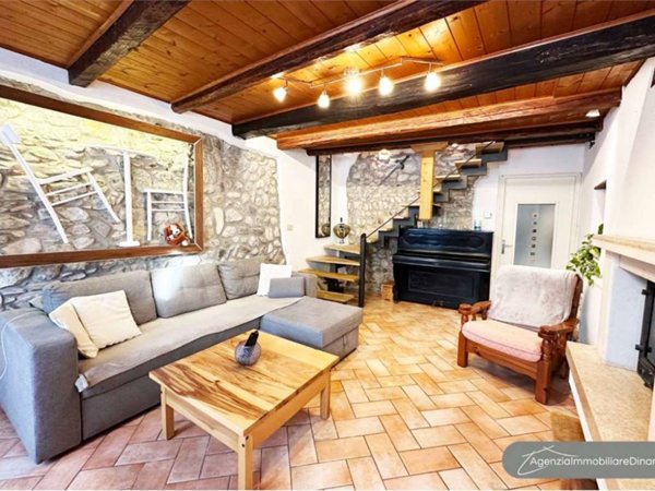 casa indipendente in vendita a Tarzo in zona Corbanese