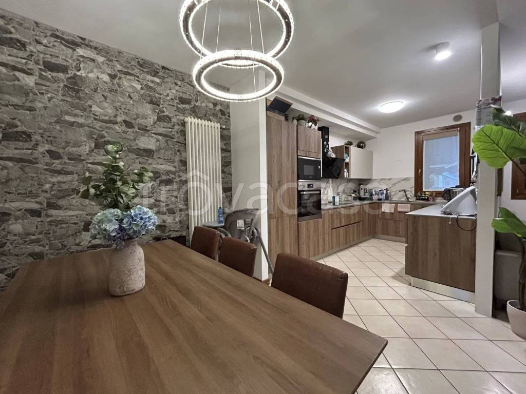 casa indipendente in vendita a Tarzo in zona Corbanese