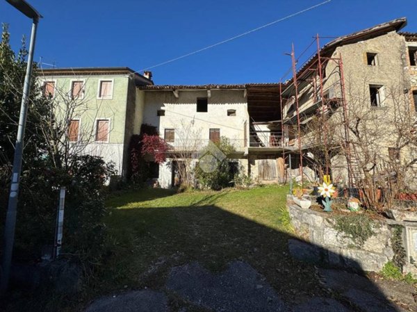 casa indipendente in vendita a Tarzo in zona Colmaggiore
