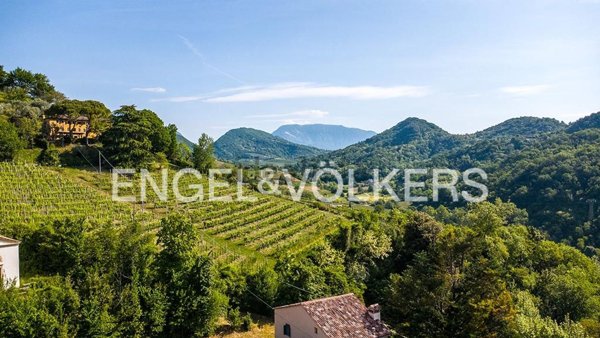 casale in vendita a Tarzo