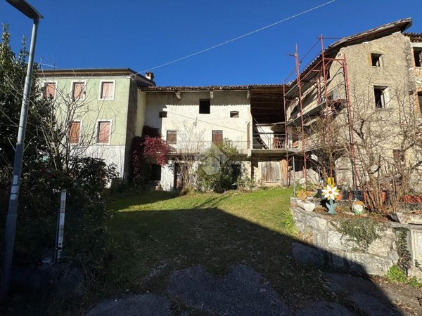 casale in vendita a Tarzo in zona Colmaggiore