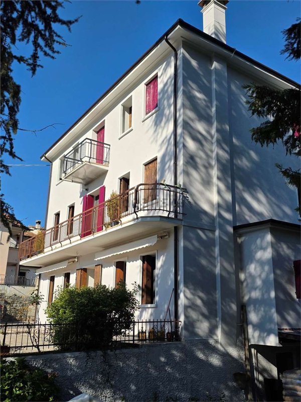 casa indipendente in vendita a Tarzo in zona Resera