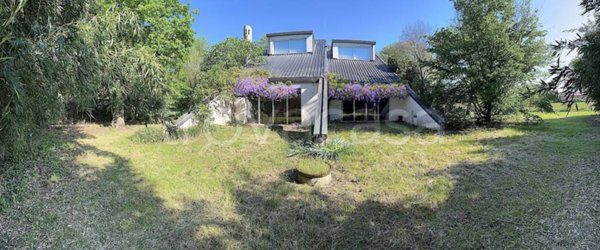 casa indipendente in vendita a Trevignano