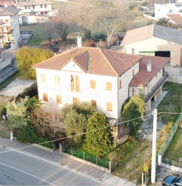 casa indipendente in vendita a Trevignano