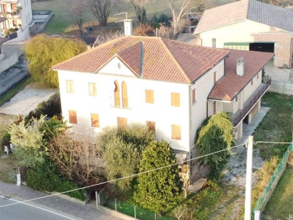 casa indipendente in vendita a Trevignano