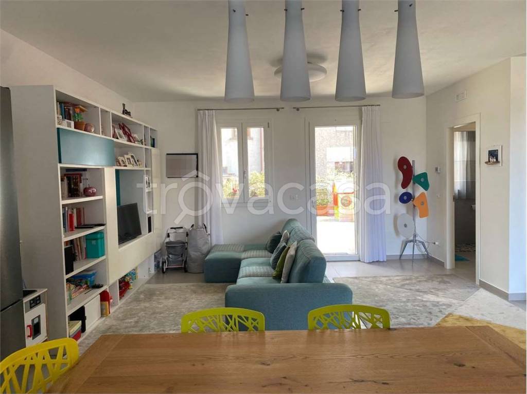 casa indipendente in vendita a Trevignano