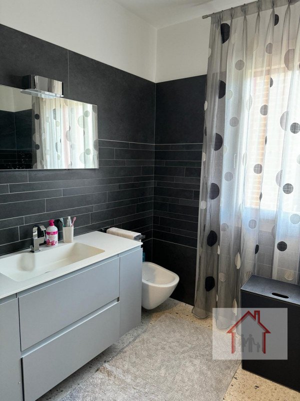 casa indipendente in vendita a Trevignano in zona Signoressa