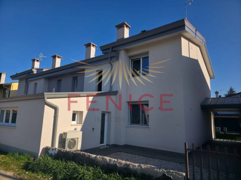 casa indipendente in vendita a Trevignano