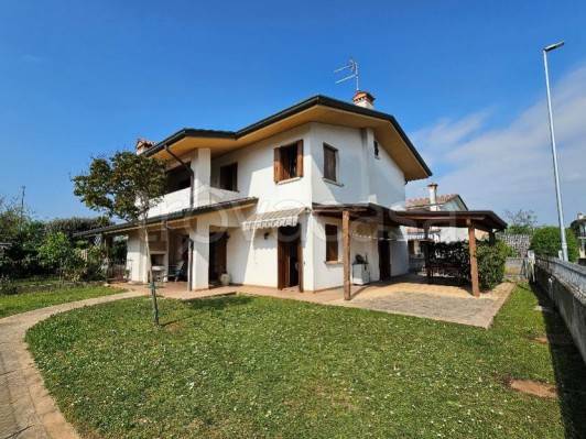 casa indipendente in vendita a Trevignano in zona Musano