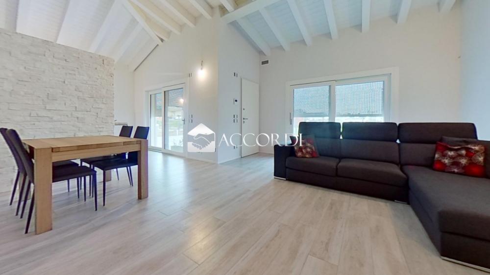 casa indipendente in vendita a Trevignano