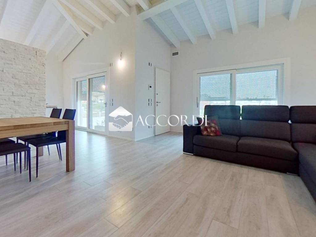 casa indipendente in vendita a Trevignano