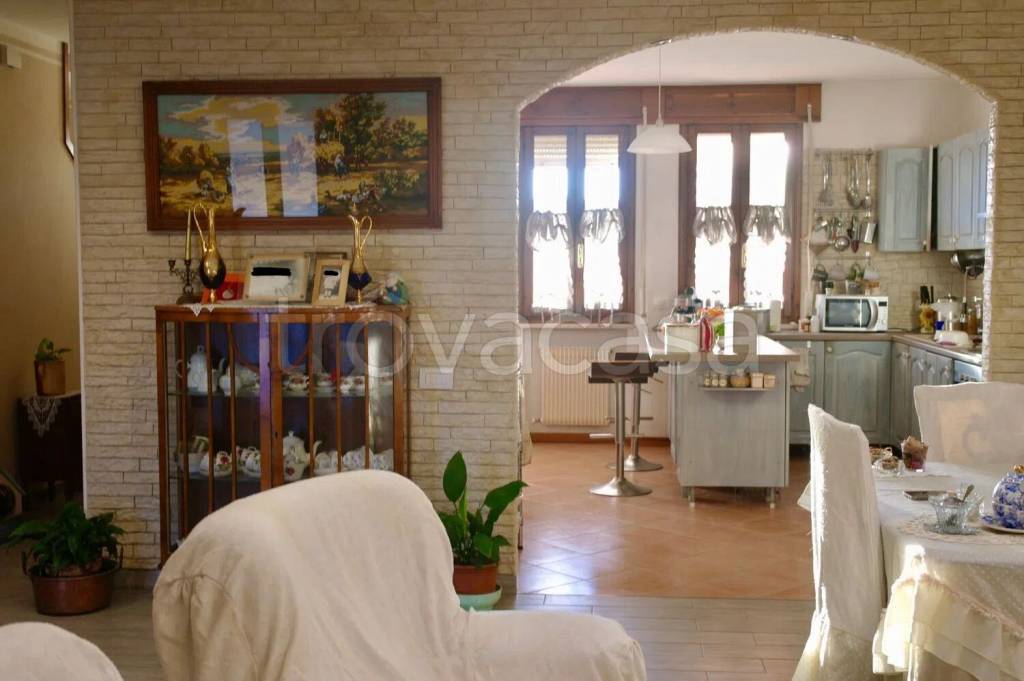 casa indipendente in vendita a Trevignano