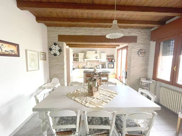 casa indipendente in vendita a Trevignano in zona Signoressa