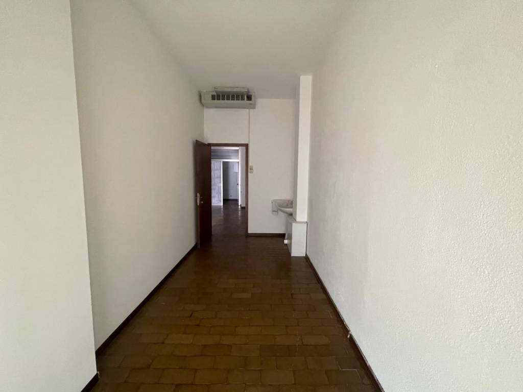 negozio in vendita a Trevignano in zona Musano