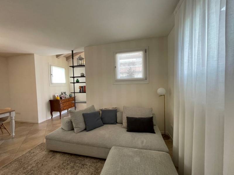 casa indipendente in vendita a Trevignano