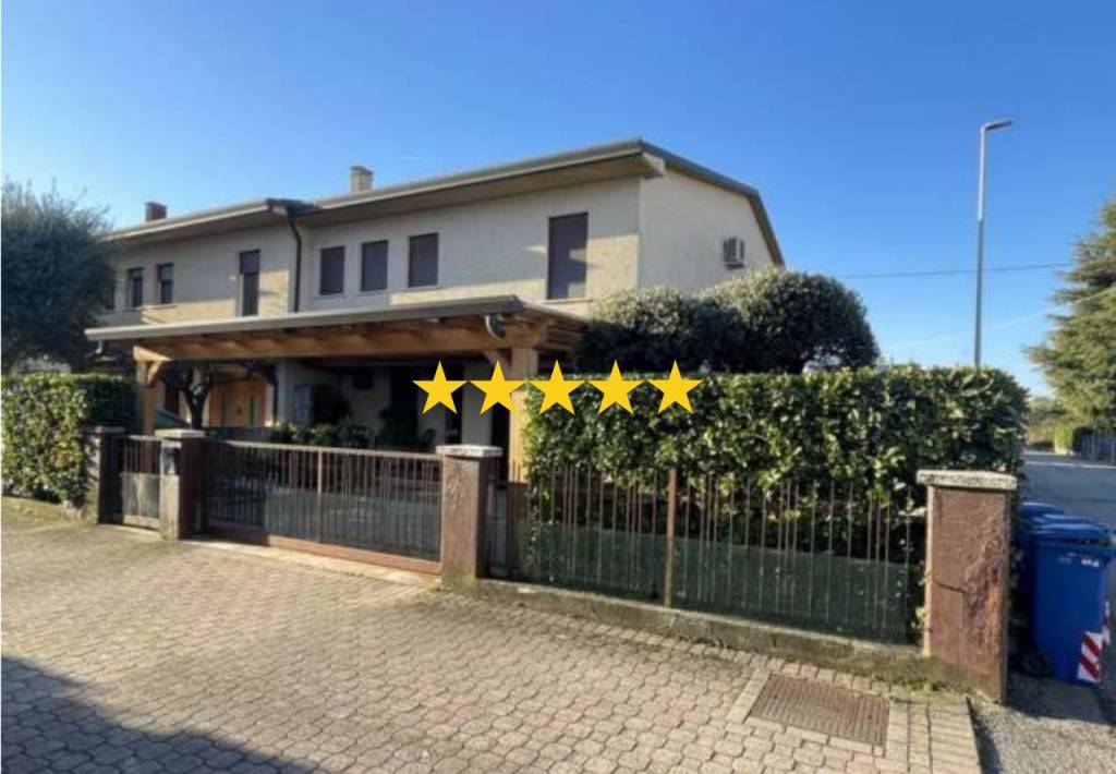 casa indipendente in vendita a Trevignano