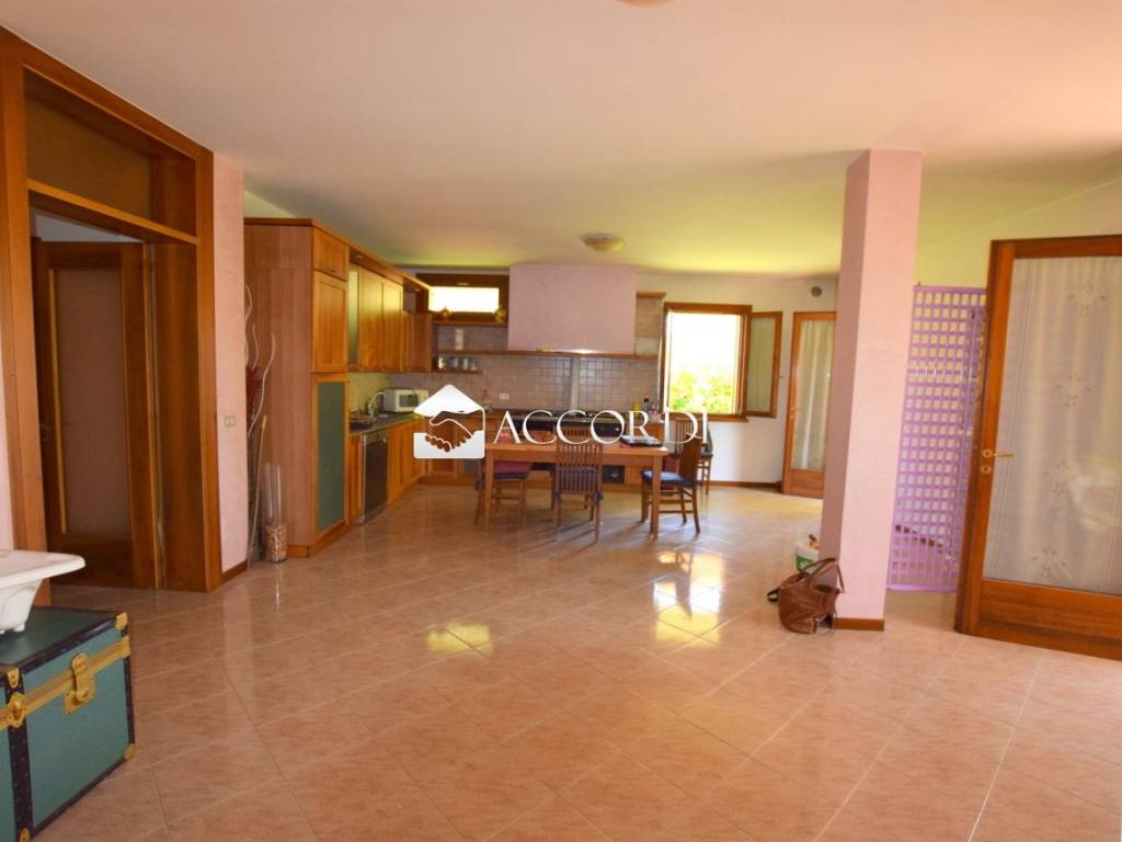 casa indipendente in vendita a Trevignano