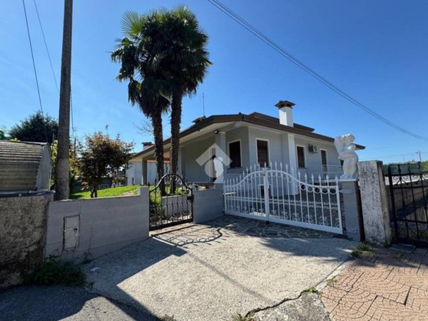 casa indipendente in vendita a Trevignano in zona Musano