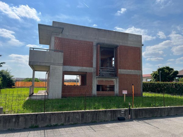 casa indipendente in vendita a Trevignano