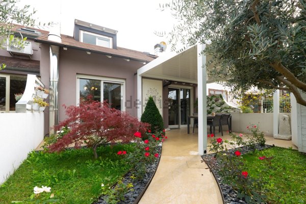 casa indipendente in vendita a Trevignano in zona Falzè