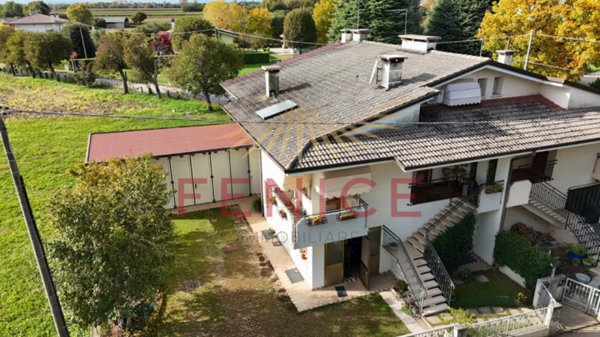 casa indipendente in vendita a Trevignano in zona Falzè