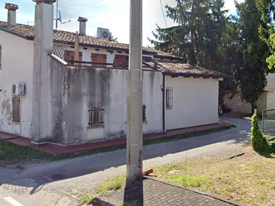 casa indipendente in vendita a Trevignano in zona Signoressa