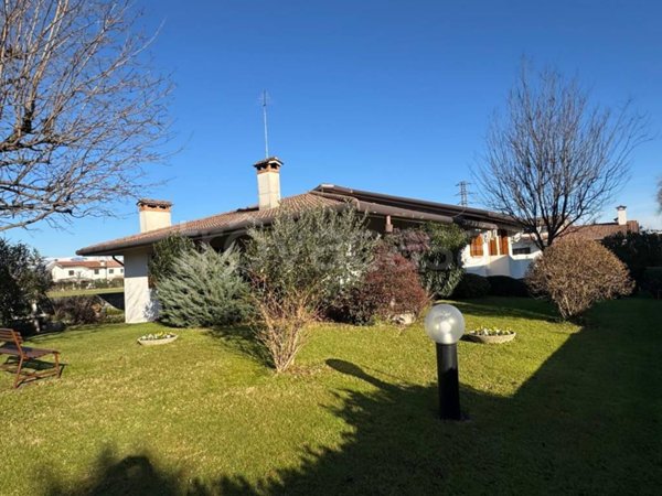 casa indipendente in vendita a Trevignano