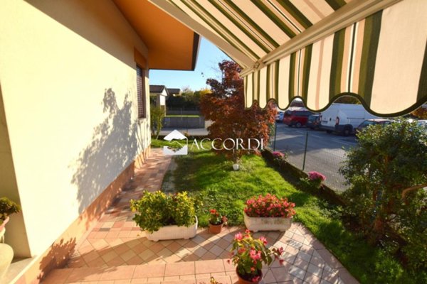 casa indipendente in vendita a Trevignano