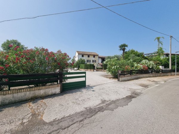 negozio in vendita a Trevignano