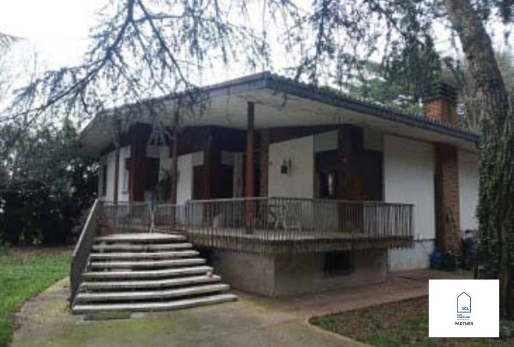 casa indipendente in vendita a Trevignano