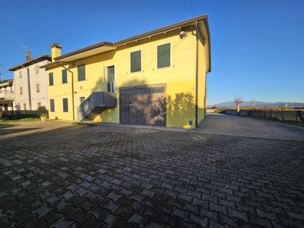 intera palazzina in vendita a Trevignano